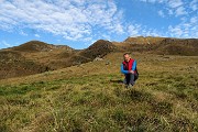 12 Risalendo lungo i  pascoli ai Piani dell'Avaro